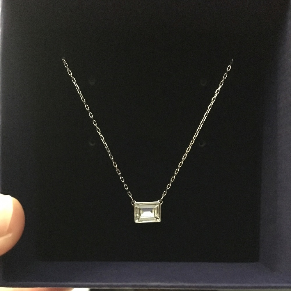 NWT Swarovski necklace